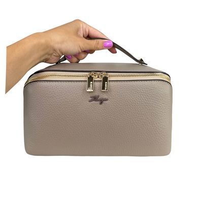 Косметичка жіноча Karya. Артикул: KR2037-50. Ціна 2 710 грн