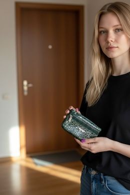 Ключниця 568 - зелена лакова шкіра з тисненням "бульбашки" з колекції .