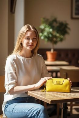 Косметичка жіноча Karya. Артикул: KR2038-830. Ціна 1 084 грн