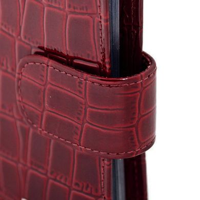 Візитниця 08 - темно-червона лакова з тисненням під шкіру крокодила з колекції .